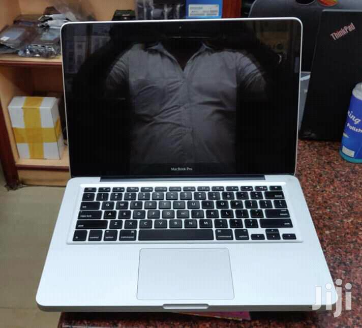 Laptop Apple MacBook Pro 4GB Intel Core i5 HDD 500GB