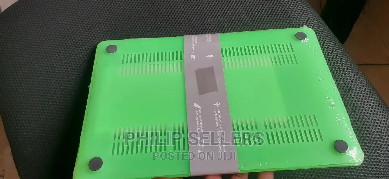 Apple Logo Shine Through the Case.