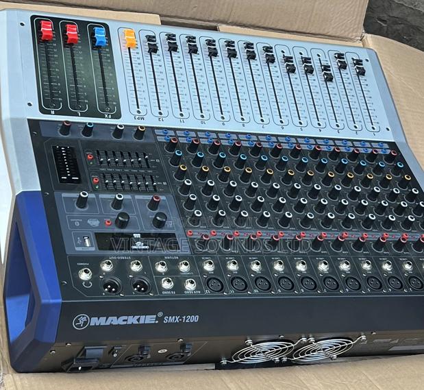 Mackie 12 Channel Powered Mixer - thumbnail 3