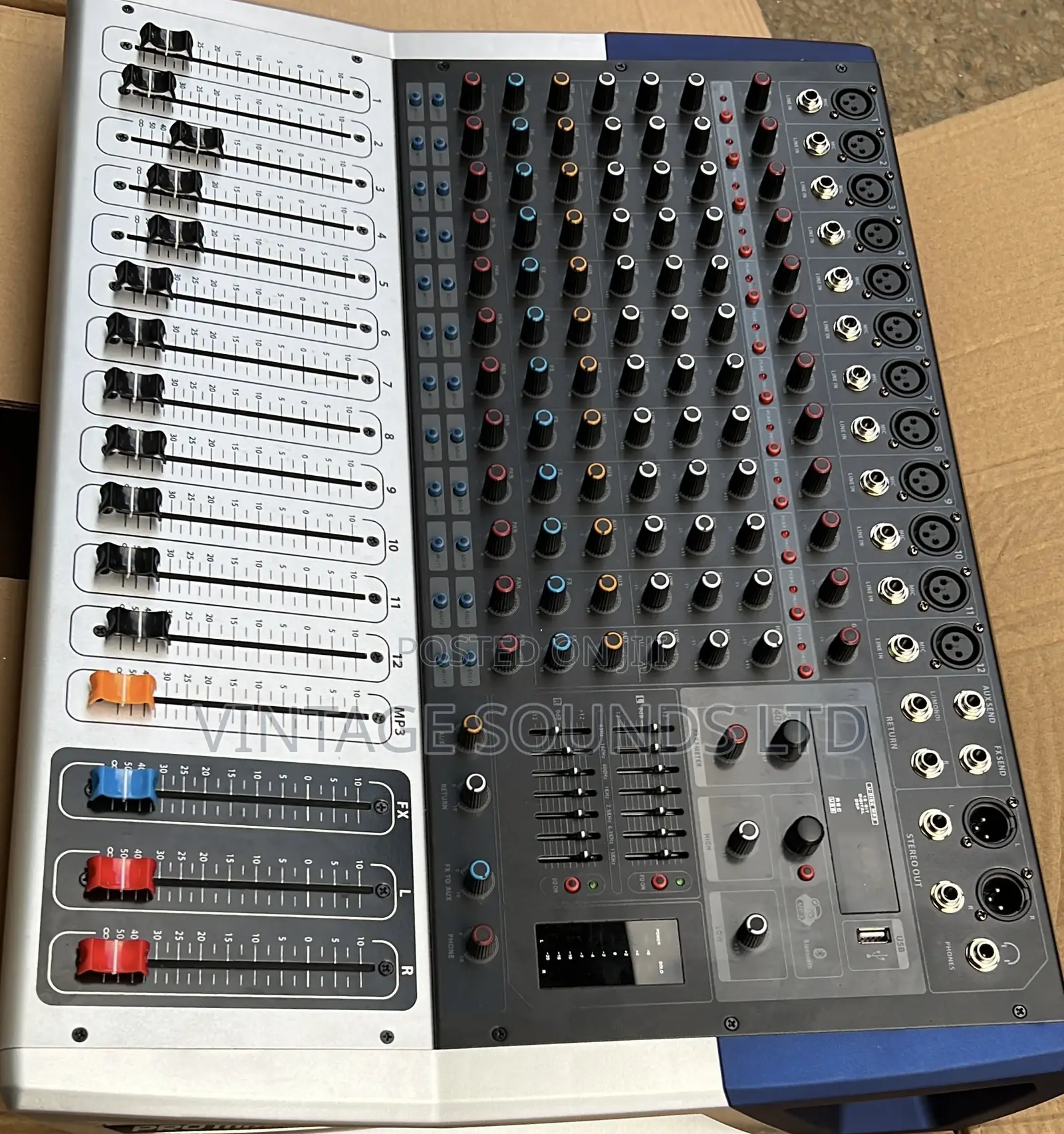 Powered Mixer Mackie 12channel
