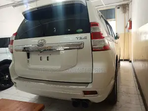 Toyota Land Cruiser Prado 2.8 D-4D 2015 White