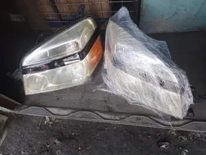 Voxy 2005 Headlights