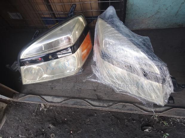 Voxy 2005 Headlights