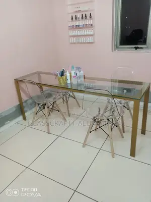 Manicure Table