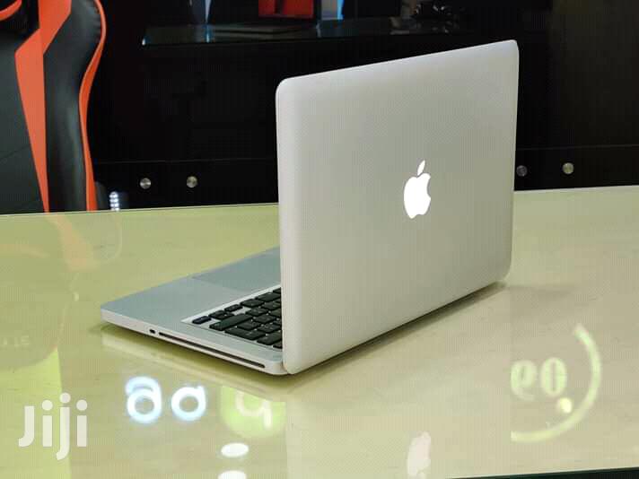 Laptop Apple MacBook Pro 4GB Intel Core i5 HDD 500GB