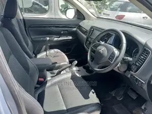 Mitsubishi Outlander 2016 Silver