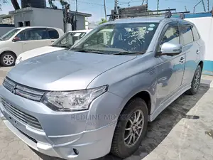 Mitsubishi Outlander 2016 Silver