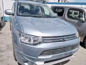 Mitsubishi Outlander 2016 Silver
