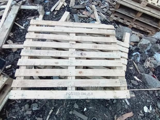 Wooden Plastic Pallets - thumbnail 2