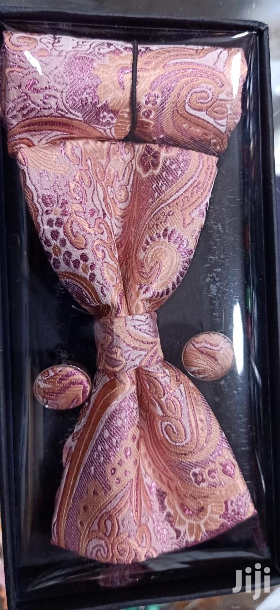 Vintage Floral,Polycadot Bowtie Set - main view