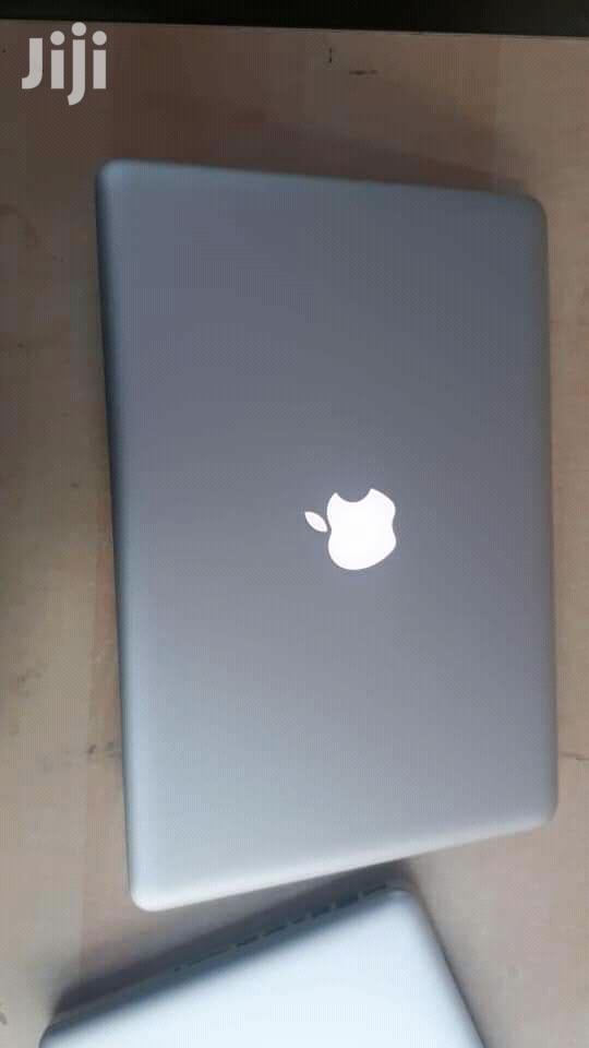 Laptop Apple MacBook Pro 4GB Intel Core i5 HDD 500GB