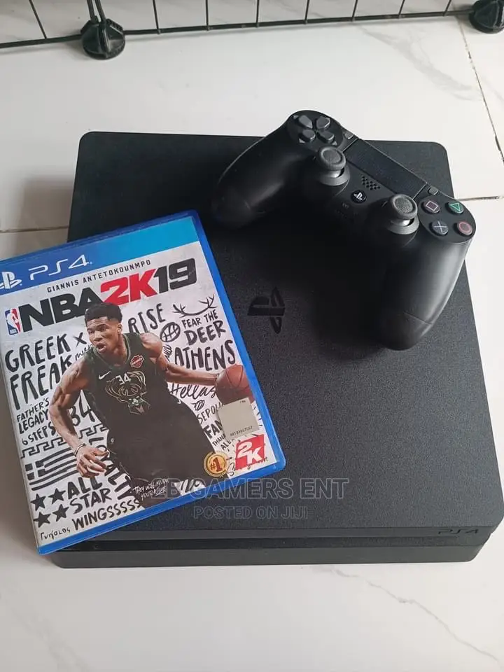 Play Station 4 , Chipped 10 Games, Slim