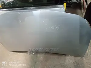 Auris 2010 Bonnet
