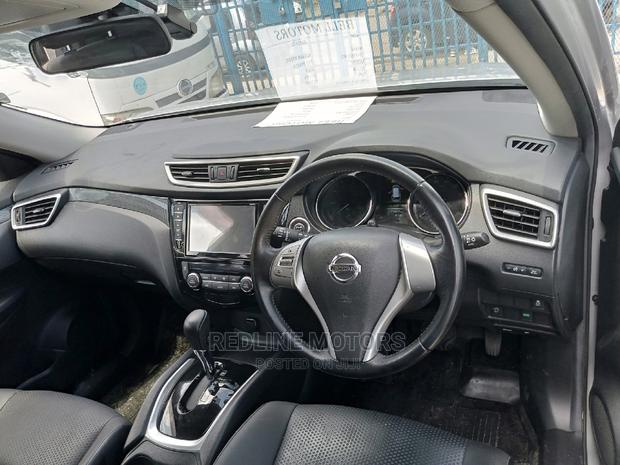 Nissan X-Trail 2016 Beige - thumbnail 4