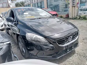 Volvo V40 2016 Matt Black