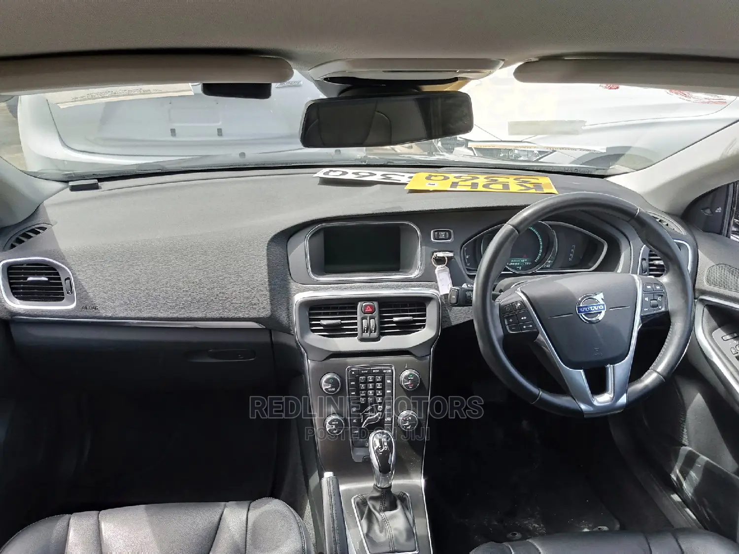 Volvo V40 2016 Matt Black