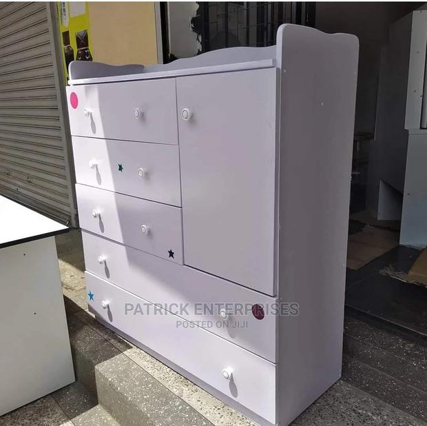 Morden Chest of Drawers - thumbnail 6