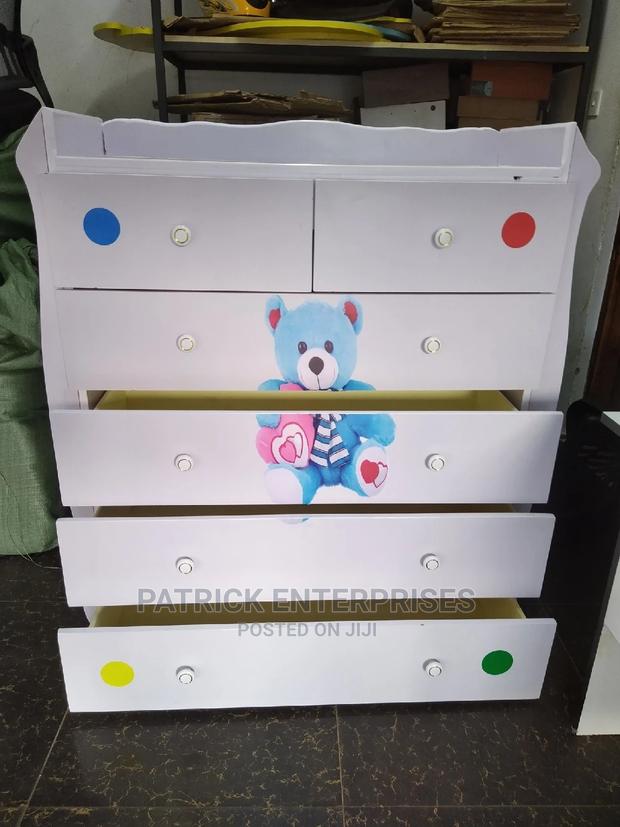 Morden Chest of Drawers - thumbnail 7