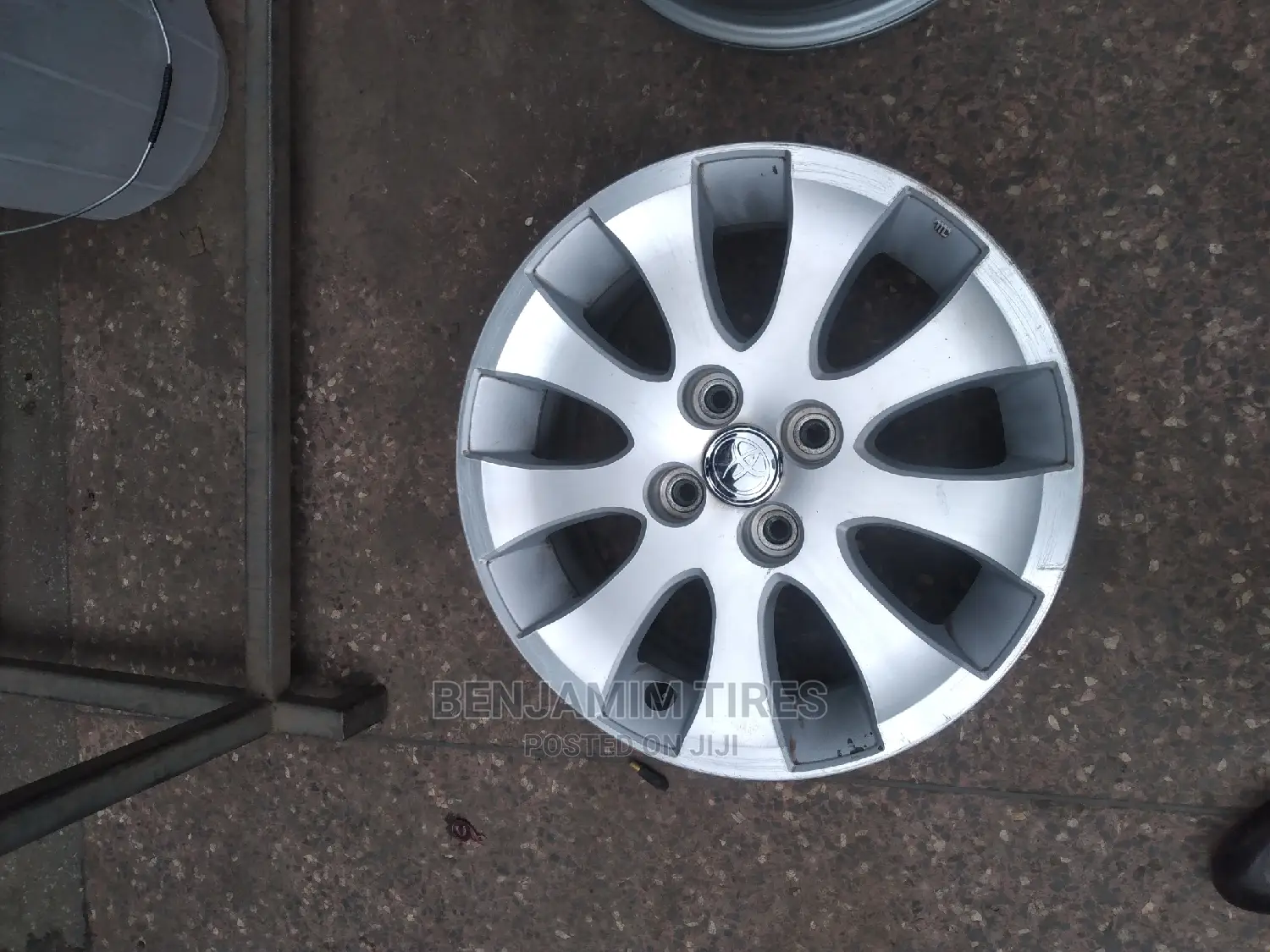 Original Rims Set 4 Holes Sizes 14 Inch.
