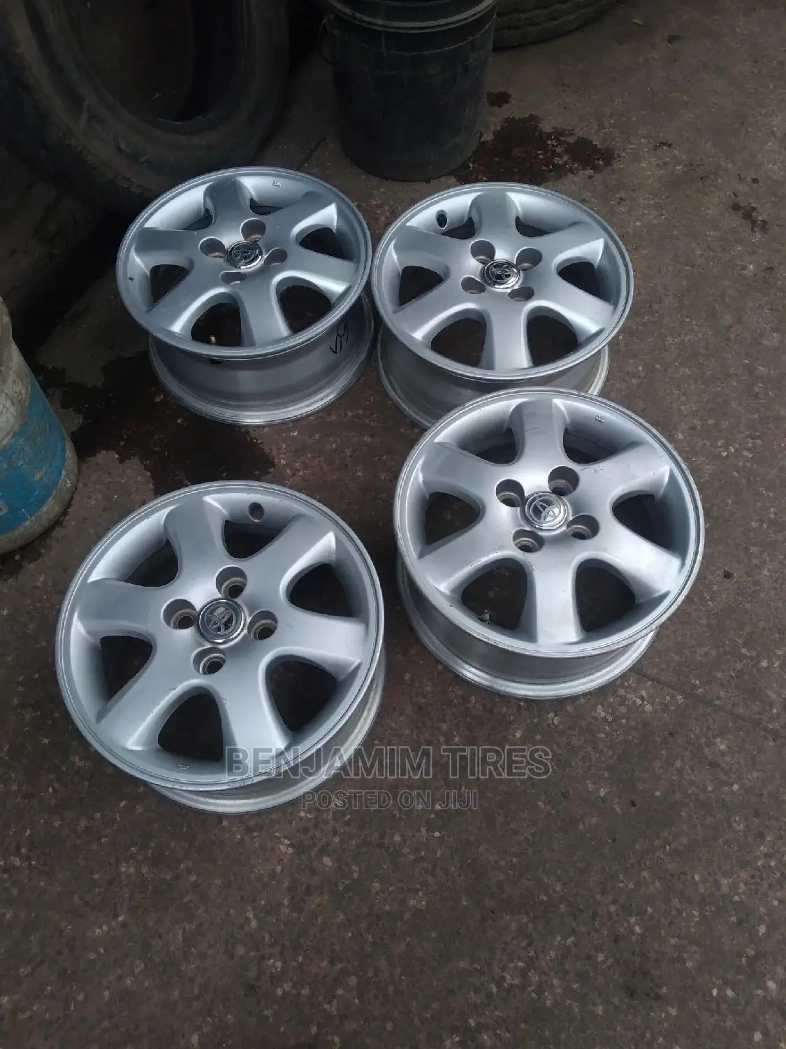 Original Rims Set Sizes 14 Inch 4 Holes.
