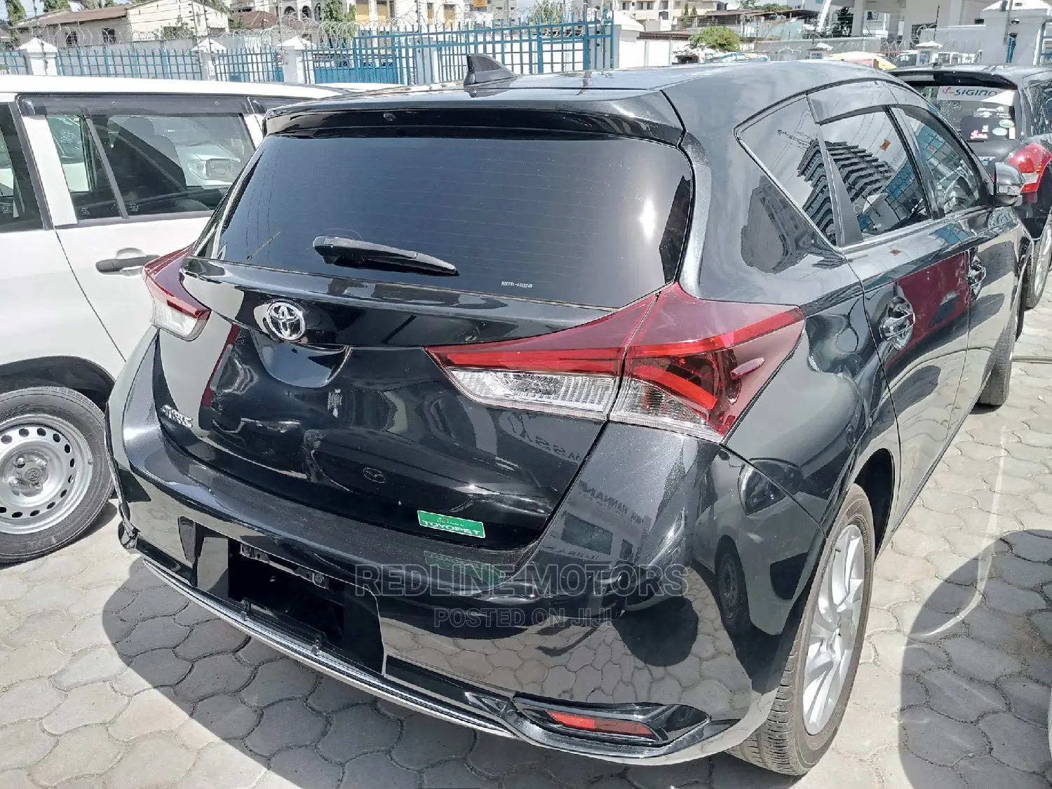 Toyota Auris 2016 Matt Black