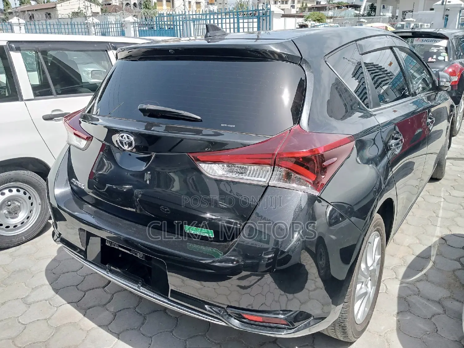 Toyota Auris 2016 Matt Black