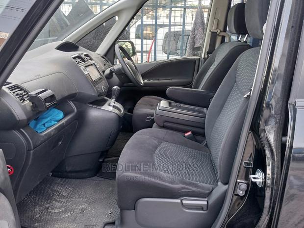 Nissan Serena 2016 Black - thumbnail 3