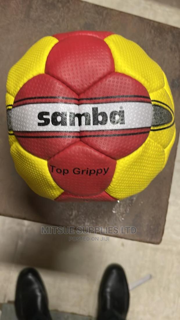 Samba Top Grippy Handball Size 2/3 - main view