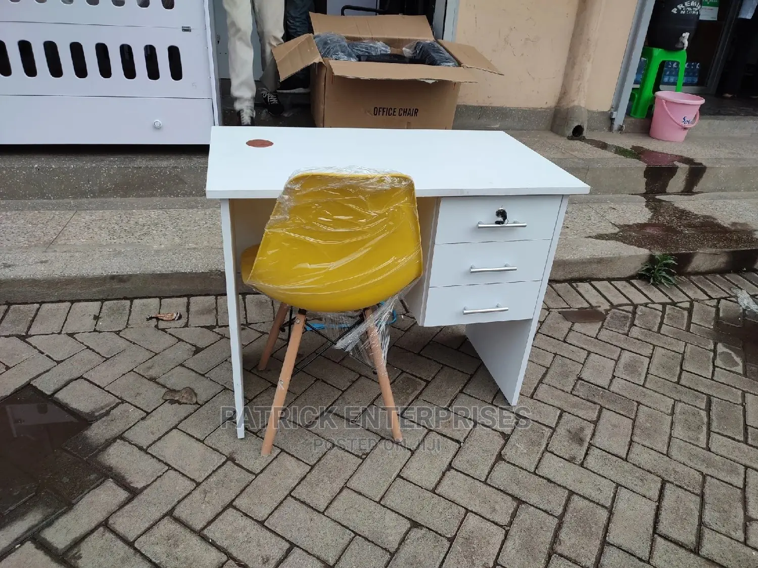 1mtr Office Desk Plus Eames Chair