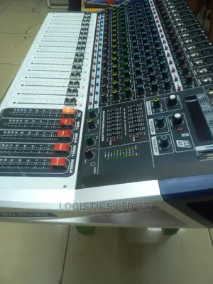 Yamaha 16 Channel Bluetooth Powered Audio Mixer 2500 Watts