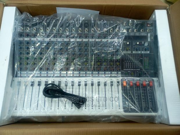 Yamaha 16 Channel Bluetooth Powered Audio Mixer 2500 Watts