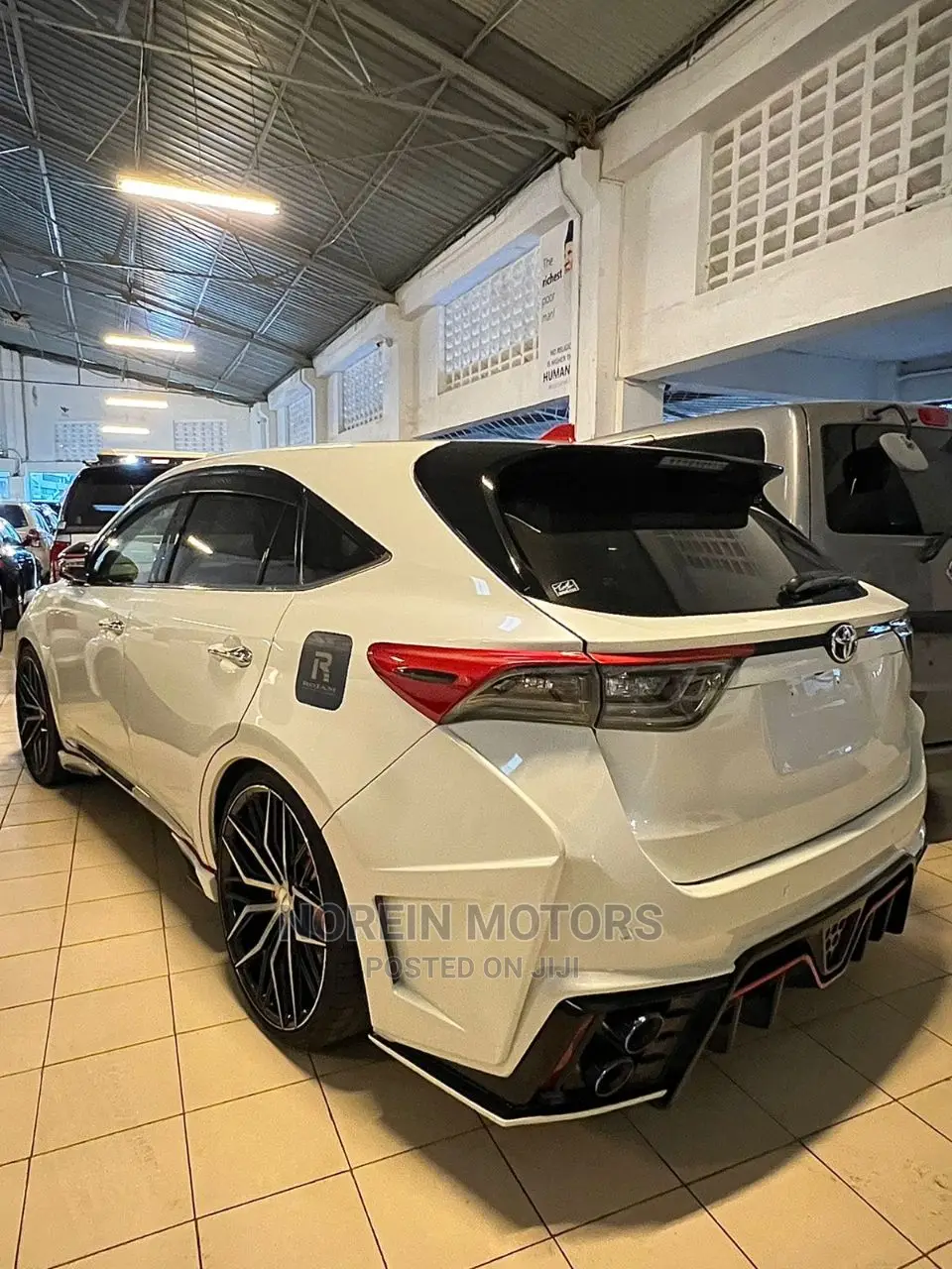 Toyota Harrier 2.0 2015 White