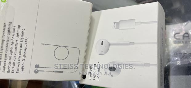 Lightning iPhone Earphones. - thumbnail 3