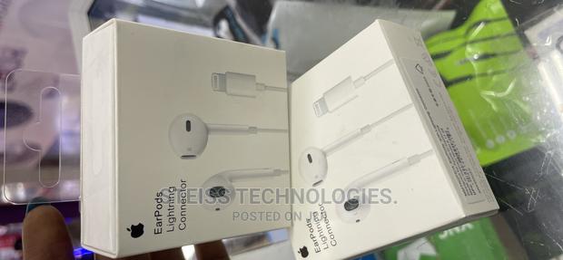 Lightning iPhone Earphones. - main view