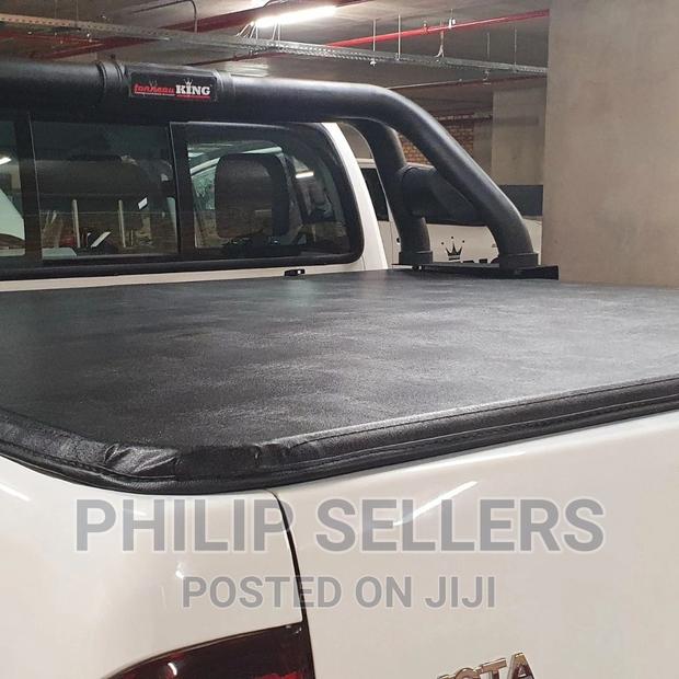 Toyota Hilux 2016+ Supreme Hard Tri-Fold Cab Tonneau Cover - thumbnail 2