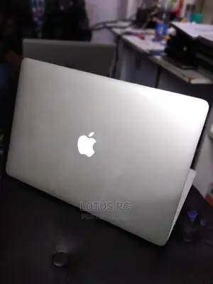 Laptop Apple MacBook Pro 2015 16GB Intel Core I7 SSD 512GB
