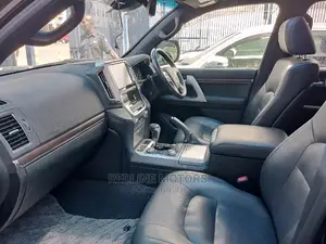 Toyota Land Cruiser 4.5 V8 VXR 2017 Pearl
