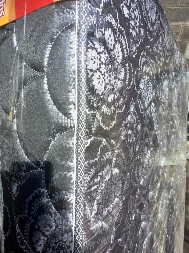 Weeuh! At 9960/- Get This 8inch 5 by 6 HD Quilted Mattress