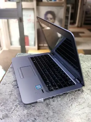 Laptop HP EliteBook 820 G3 8GB Intel Core I5 HDD 500GB