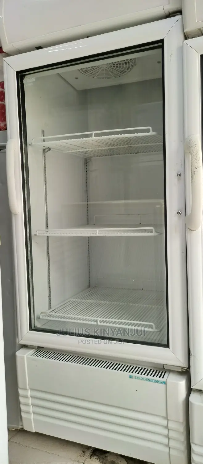 280L Fridge Showcase