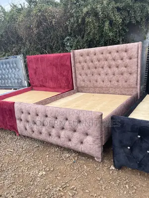 5/6 Tufted Bed