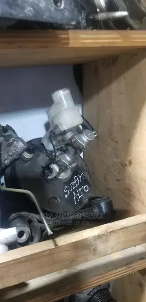 Suzuki Alto Brake Booster/Master Cylinder.