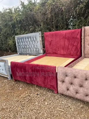 5/6 Tufted Bed