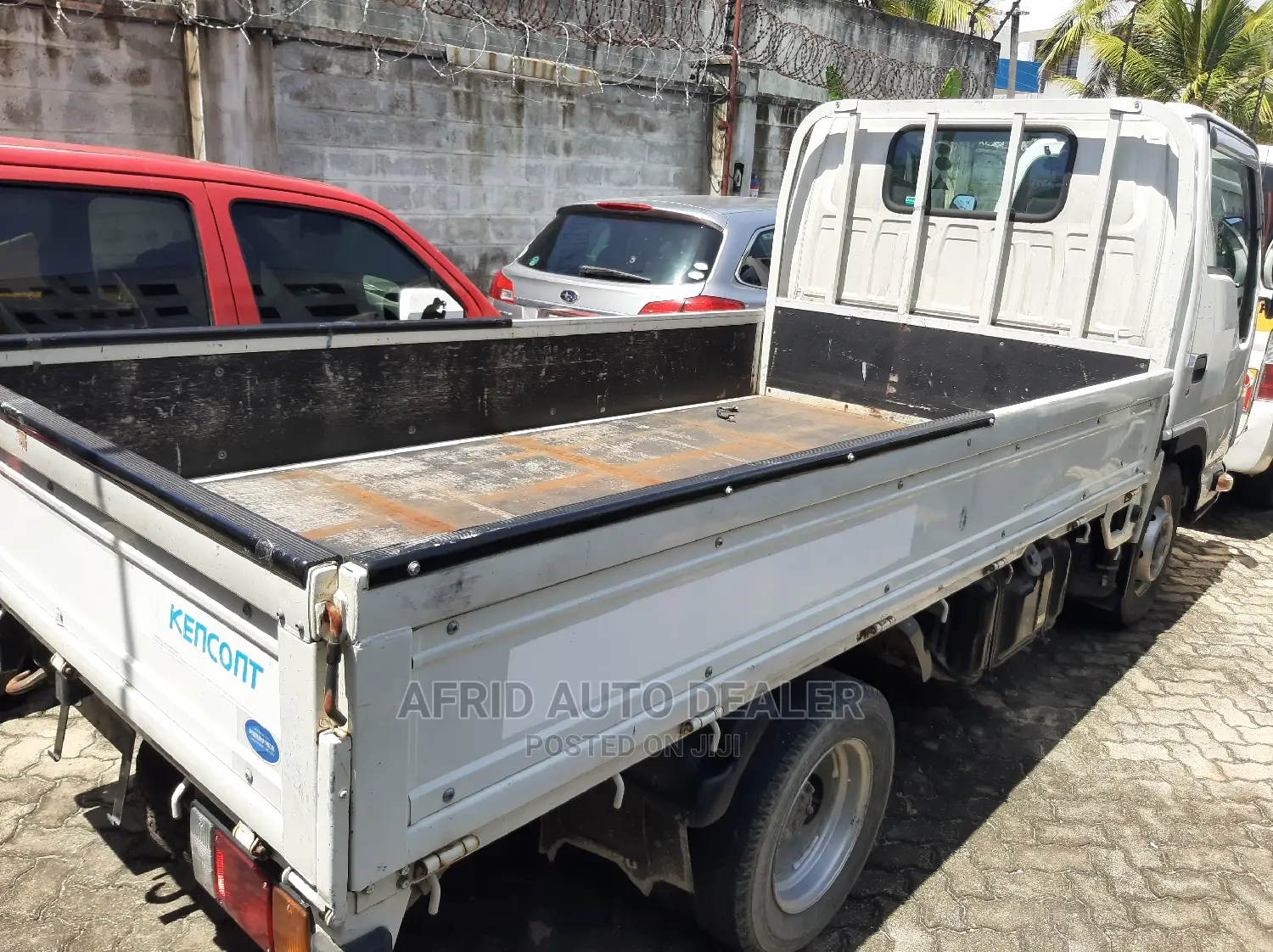 Isuzu ELF Truck