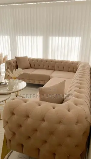 6 Seater Corner Seat/Chesterfield Sofa