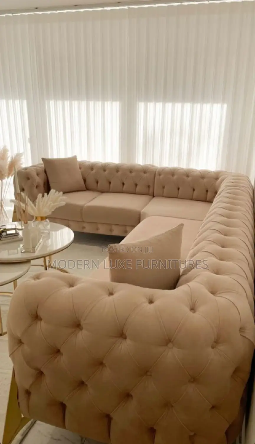 6 Seater Corner Seat/Chesterfield Sofa