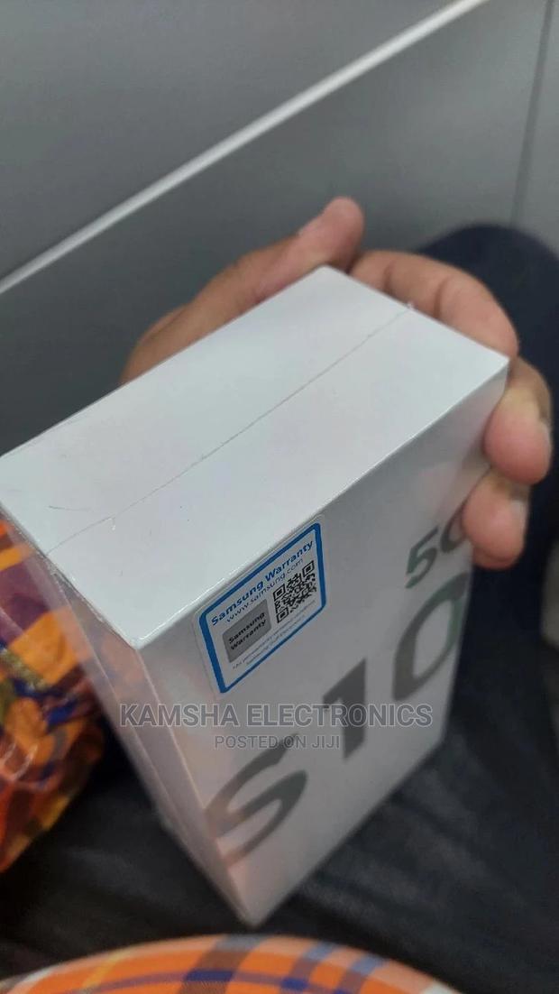 New Samsung Galaxy S10 5G 256 GB Silver - thumbnail 3