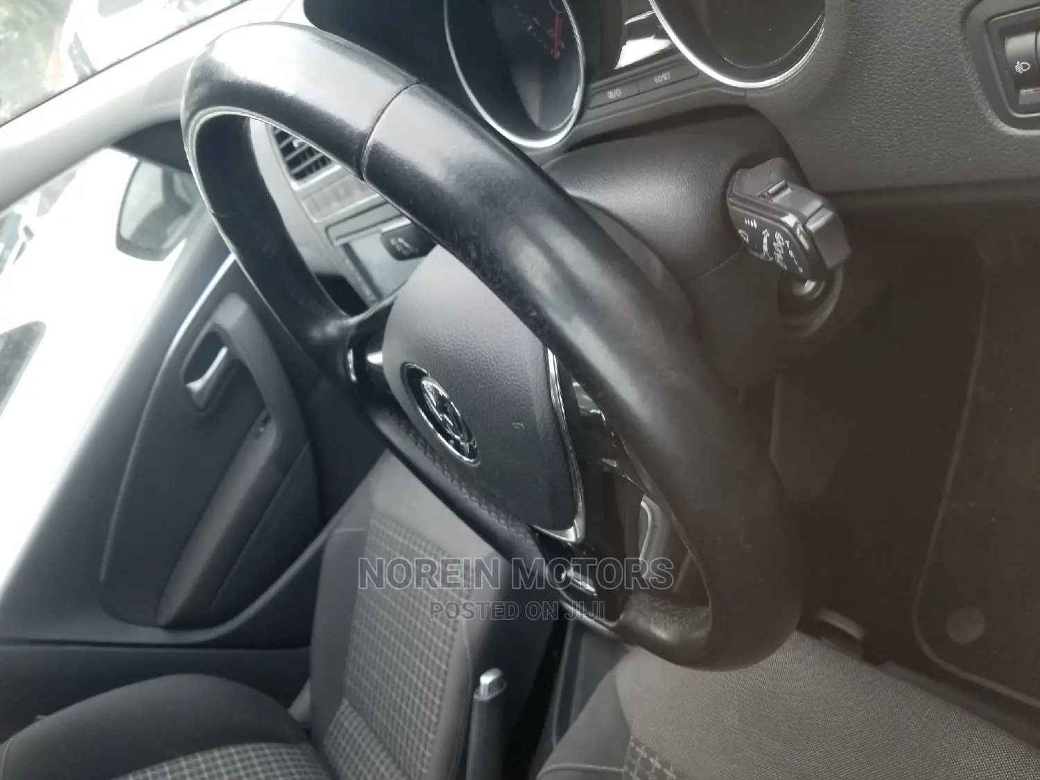 Volkswagen Polo 2014 White