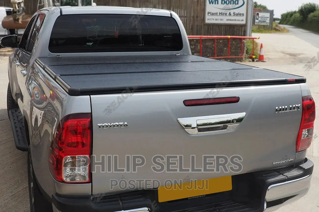 Toyota Hilux D/C Eagle1 Hard Tri Fold Tonneau Cover