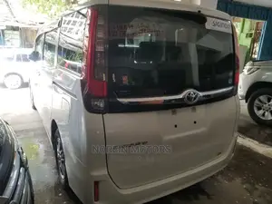 Toyota TOYOTA ESQUIRE 2015 White